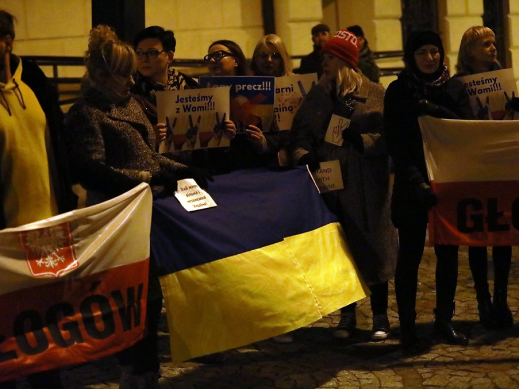 Polacy i Ukraińcy razem na rynku w Głogowie. Padło wiele słów wsparcia [ZDJĘCIE]