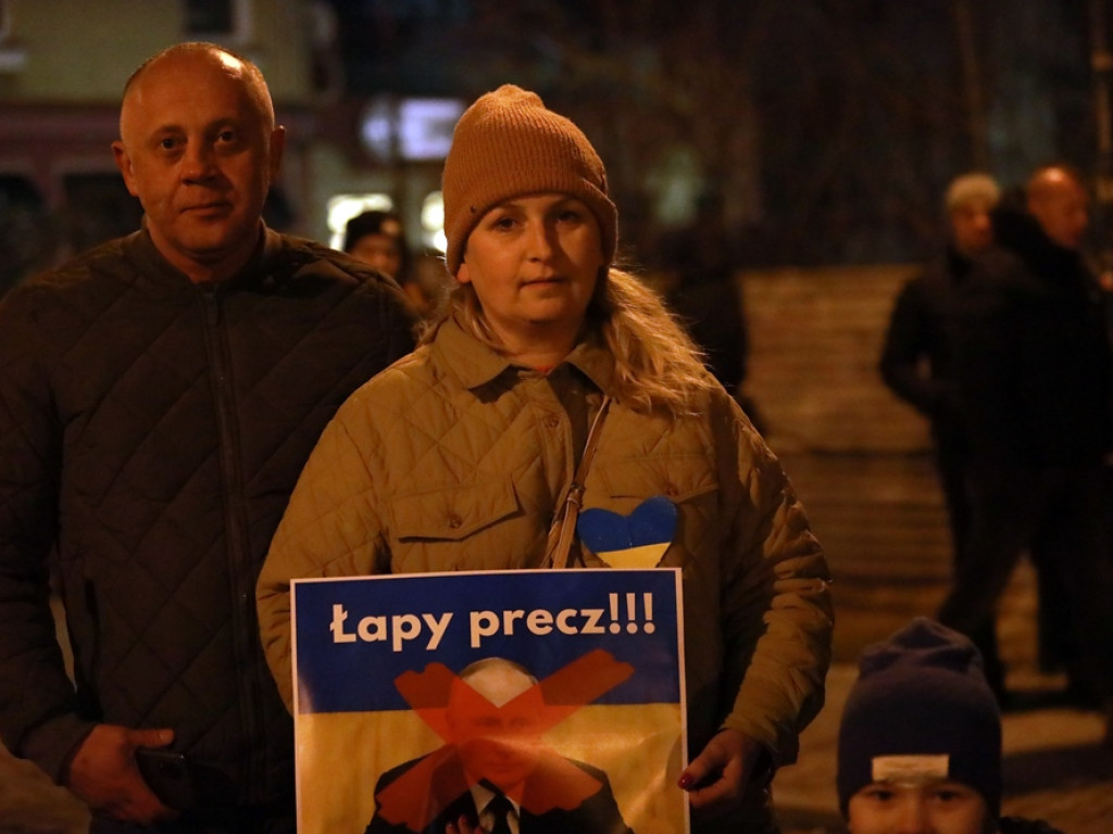 Polacy i Ukraińcy razem na rynku w Głogowie. Padło wiele słów wsparcia [ZDJĘCIE]