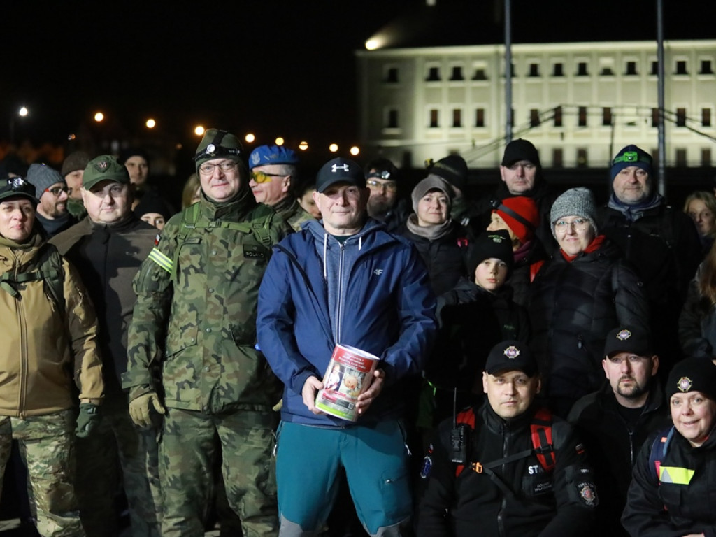 Weterani ruszyli w trasę dla Weroniki. Dziadek malutkiej: Boję się o nią [ZDJĘCIA]