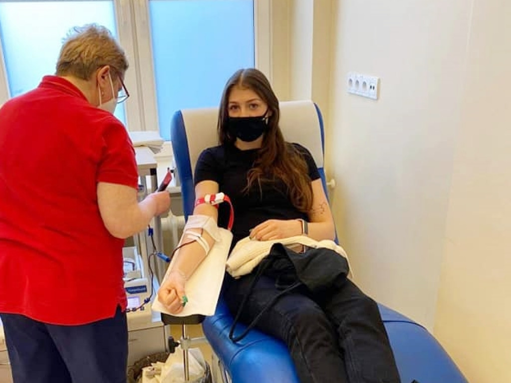 Młodzież oddała krew dla obywateli Ukrainy