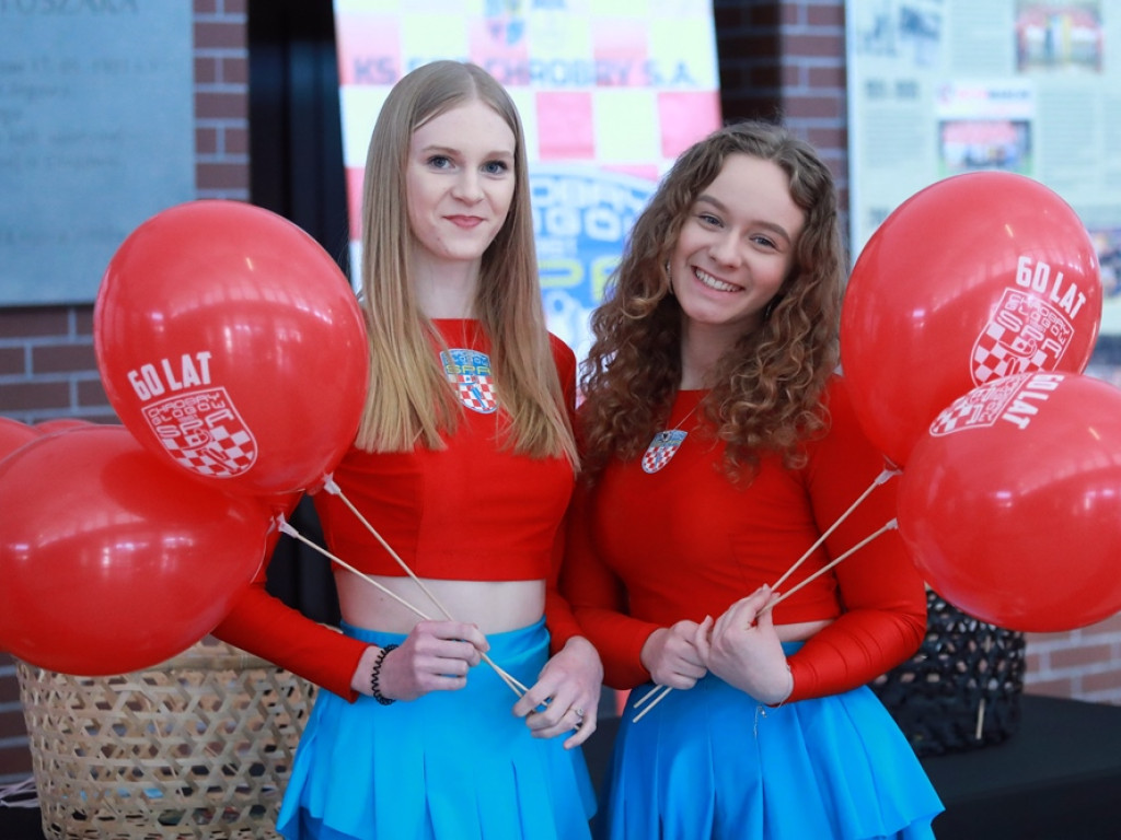Co to był za mecz! Chrobry pokonał MMTS, kibice świętowali [ZDJĘCIA]