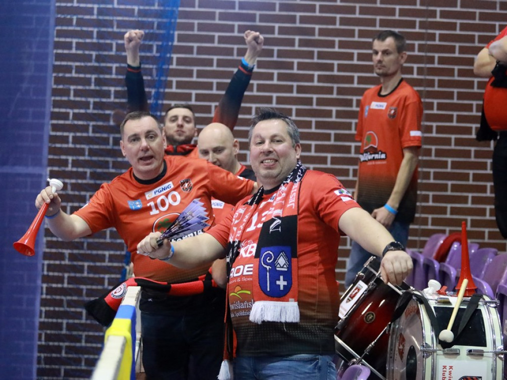 Co to był za mecz! Chrobry pokonał MMTS, kibice świętowali [ZDJĘCIA]