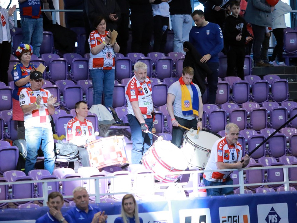 Co to był za mecz! Chrobry pokonał MMTS, kibice świętowali [ZDJĘCIA]