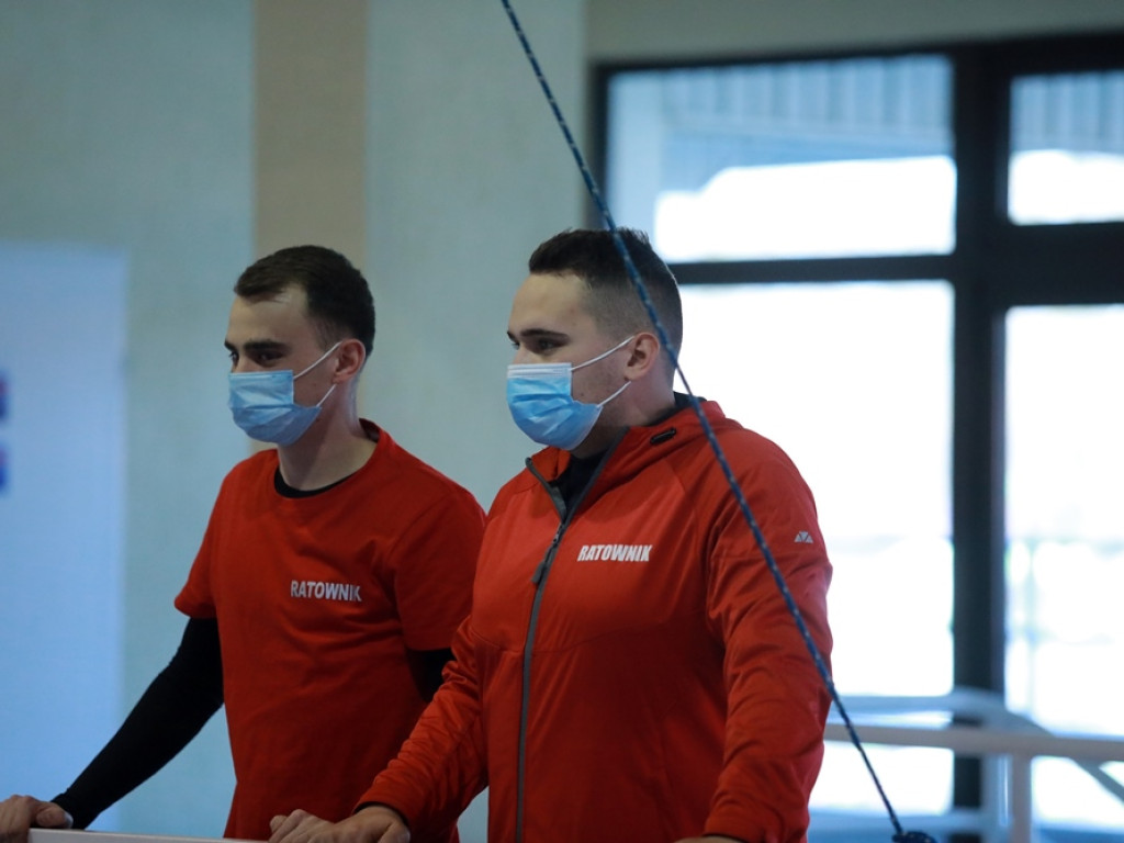 Co to był za mecz! Chrobry pokonał MMTS, kibice świętowali [ZDJĘCIA]