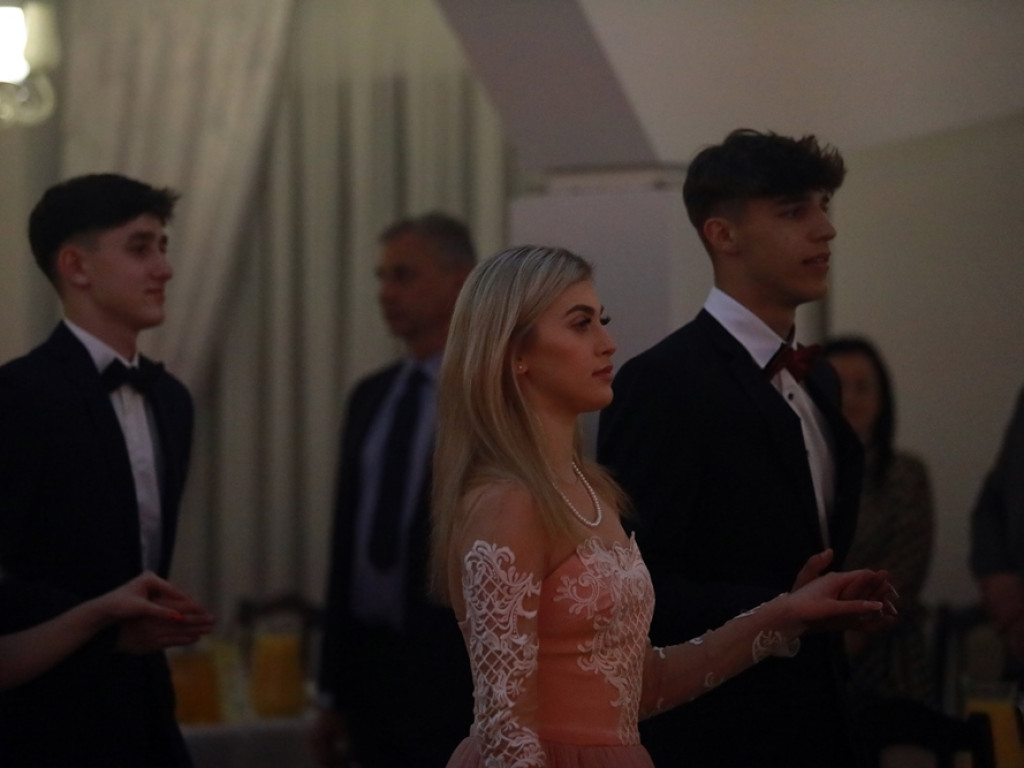 Studniówka w Szkole Mistrzostwa Sportowego [ZDJĘCIA]