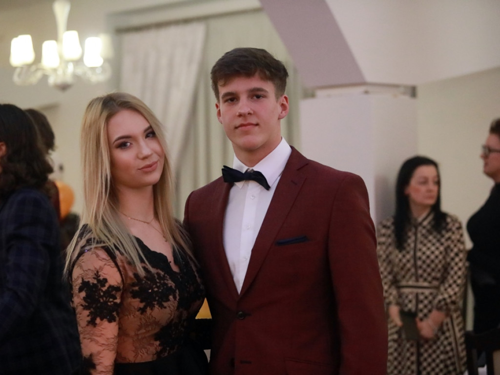 Studniówka w Szkole Mistrzostwa Sportowego [ZDJĘCIA]