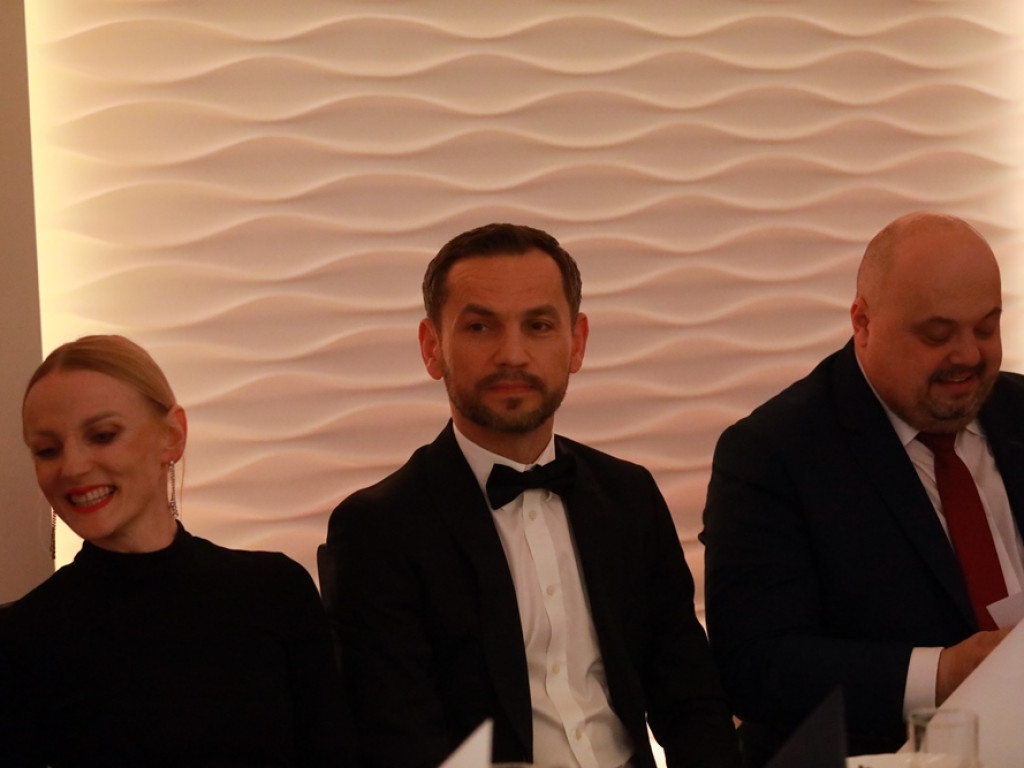 Studniówka w Szkole Mistrzostwa Sportowego [ZDJĘCIA]