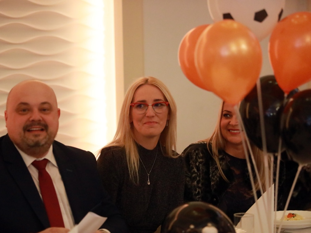 Studniówka w Szkole Mistrzostwa Sportowego [ZDJĘCIA]