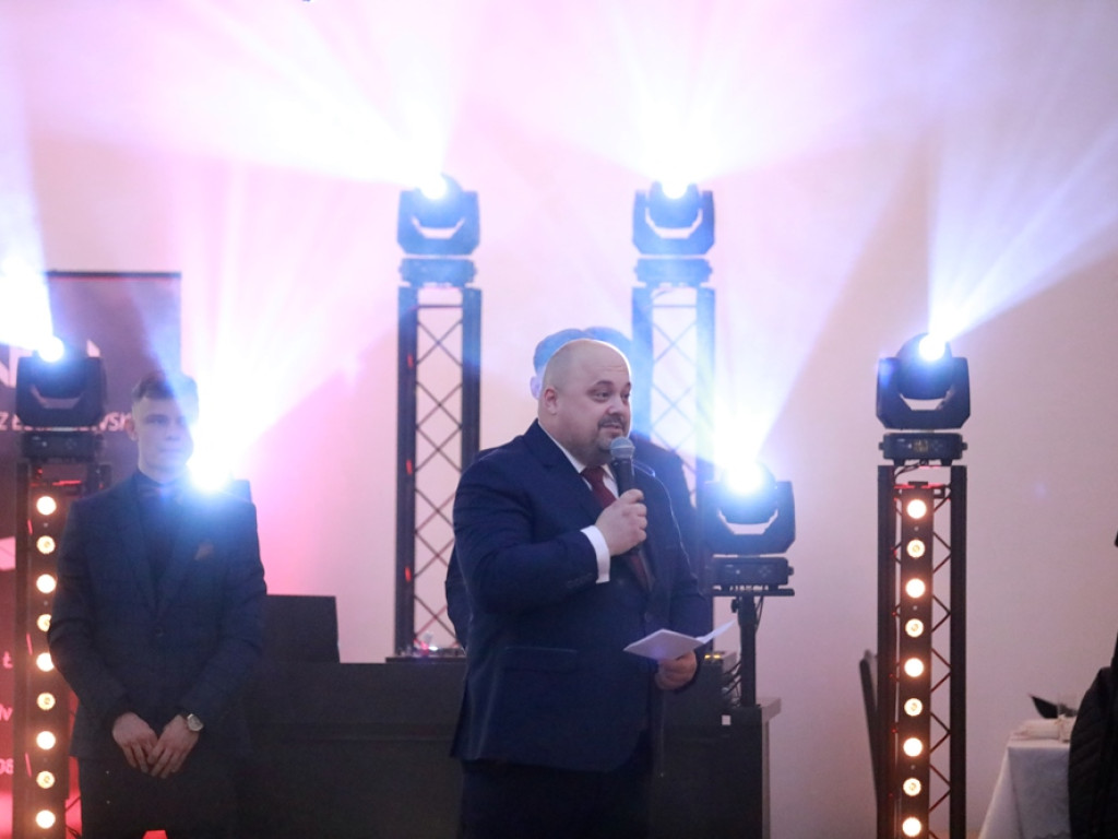 Studniówka w Szkole Mistrzostwa Sportowego [ZDJĘCIA]