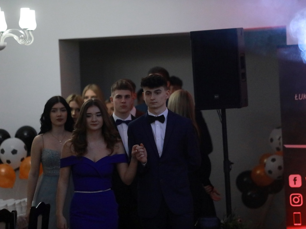 Studniówka w Szkole Mistrzostwa Sportowego [ZDJĘCIA]