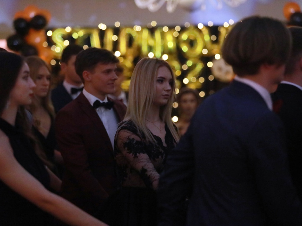 Studniówka w Szkole Mistrzostwa Sportowego [ZDJĘCIA]