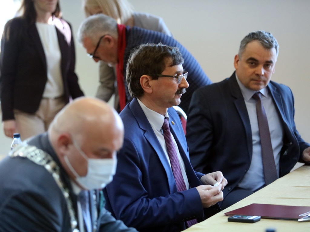 Radni złożyli wniosek o odwołanie starosty Jarosława Dudkowiaka [ZDJĘCIA]
