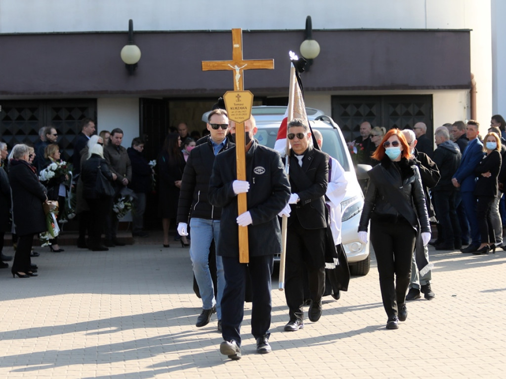 Tłumy ludzi żegnały Tomasza Kurzawę, byłego wiceprezydenta Głogowa [ZDJĘCIA]