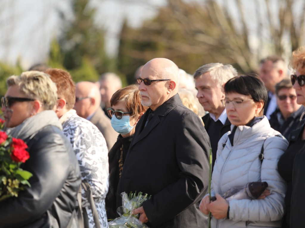 Tłumy ludzi żegnały Tomasza Kurzawę, byłego wiceprezydenta Głogowa [ZDJĘCIA]