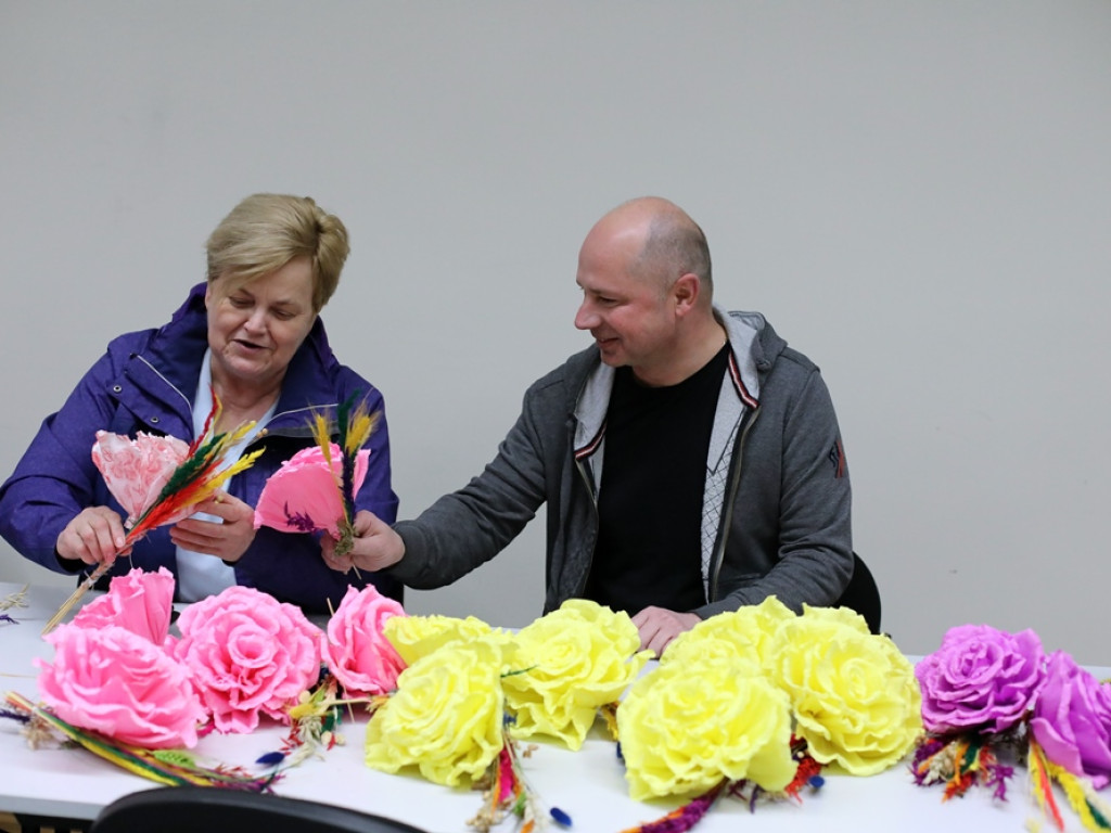 To będzie największa wielkanocna palma w naszym mieście [ZDJĘCIA]