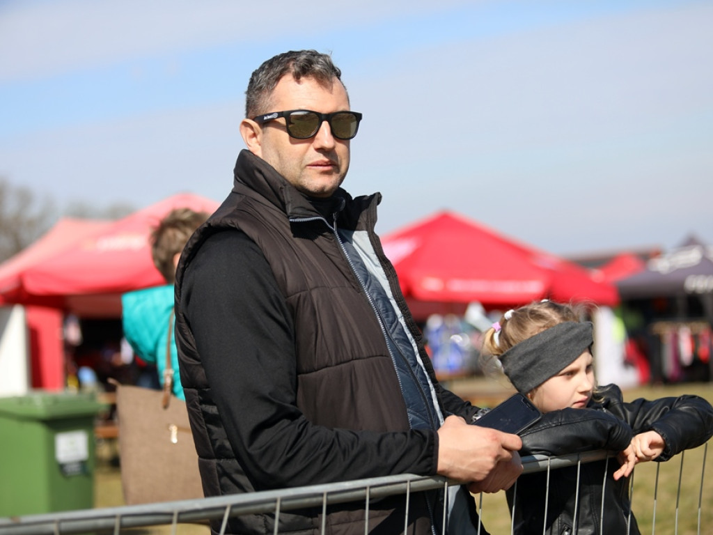 Ryk silników słychać z daleka. Trwa inauguracja mistrzostw Polski na Górkowie [ZDJĘCIA]