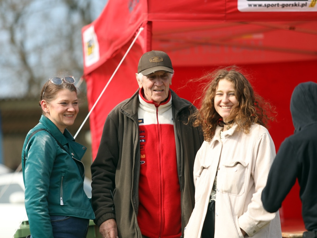 Ryk silników słychać z daleka. Trwa inauguracja mistrzostw Polski na Górkowie [ZDJĘCIA]