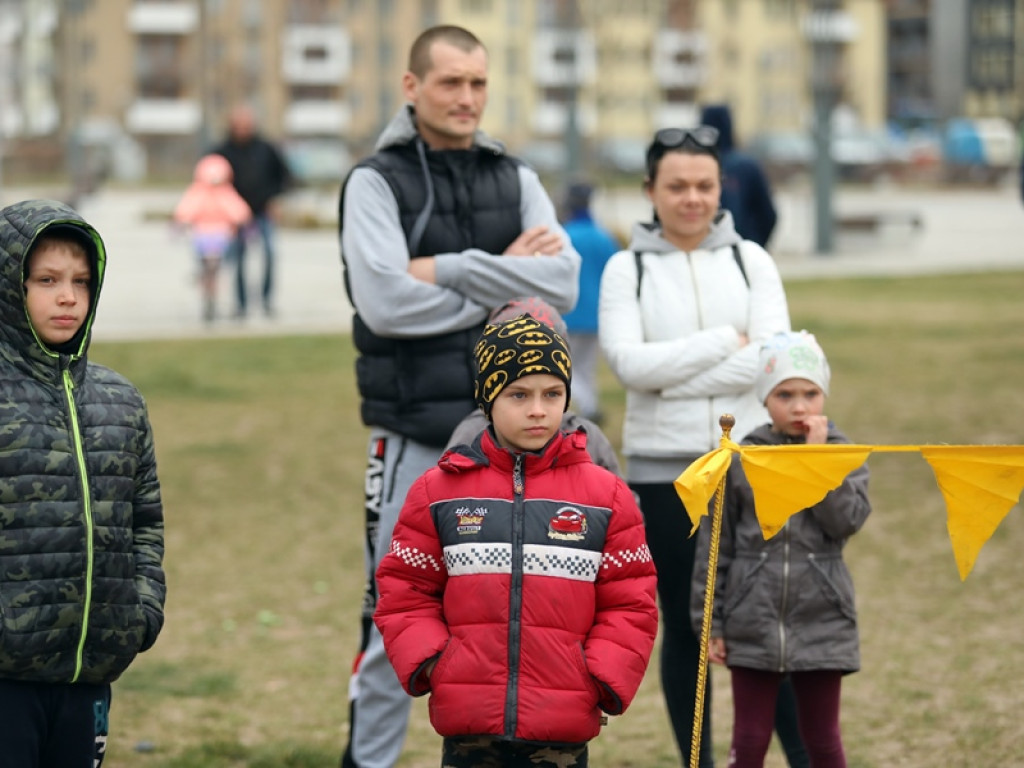Dzieci, rodzice i dziadkowie na bulwarze. Górski: Bieg to najprostsza forma ruchu [ZDJĘCIA]