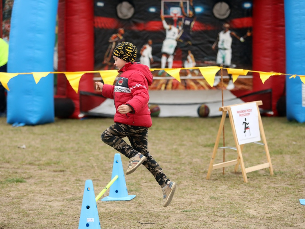 Dzieci, rodzice i dziadkowie na bulwarze. Górski: Bieg to najprostsza forma ruchu [ZDJĘCIA]