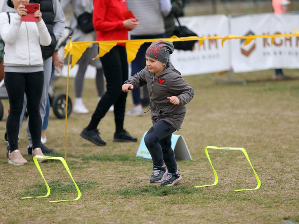 Dzieci, rodzice i dziadkowie na bulwarze. Górski: Bieg to najprostsza forma ruchu [ZDJĘCIA]