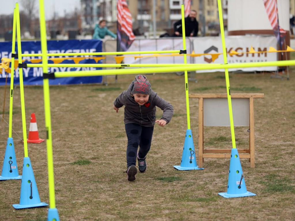 Dzieci, rodzice i dziadkowie na bulwarze. Górski: Bieg to najprostsza forma ruchu [ZDJĘCIA]