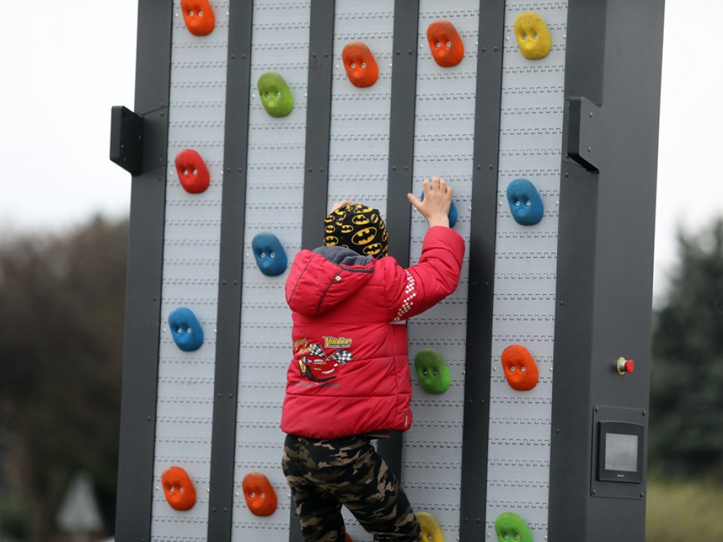 Dzieci, rodzice i dziadkowie na bulwarze. Górski: Bieg to najprostsza forma ruchu [ZDJĘCIA]