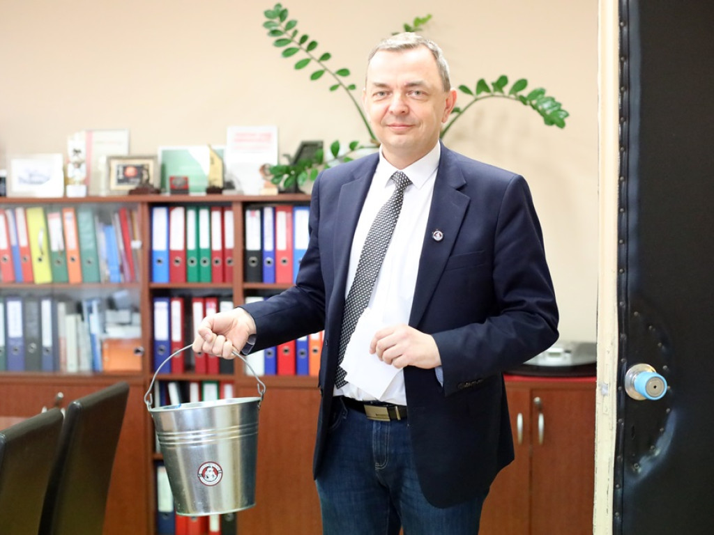 Jakie oni mają pomysły! Zamiast plecaków wózki, namioty czy taczki [ZDJĘCIA]