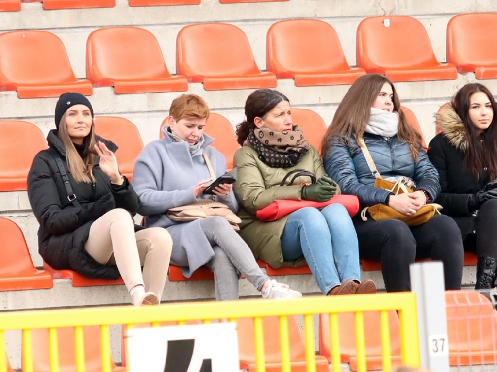 Tylko remis! Chrobry prowadził już z Puszczą... 2:0, ale rywal wyrównał w końcówce [ZDJĘCIA]