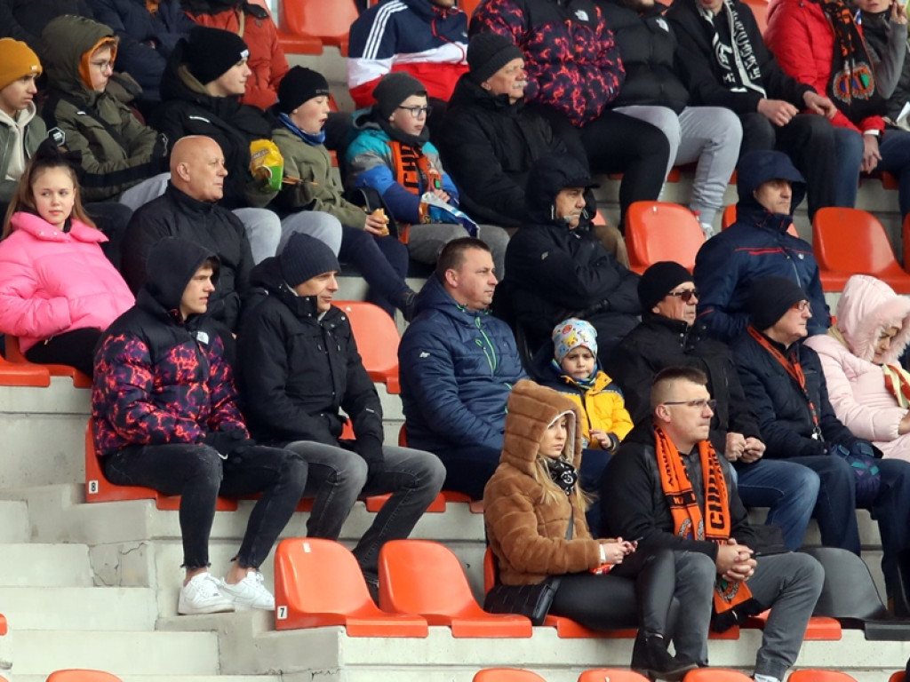 Tylko remis! Chrobry prowadził już z Puszczą... 2:0, ale rywal wyrównał w końcówce [ZDJĘCIA]