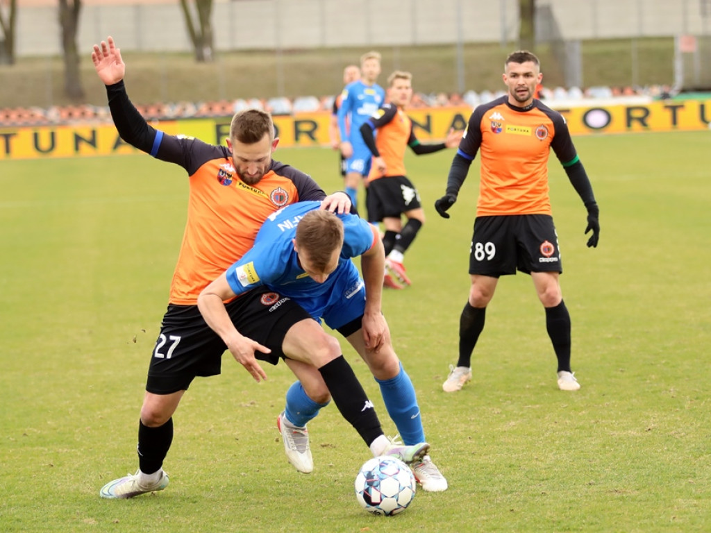 Tylko remis! Chrobry prowadził już z Puszczą... 2:0, ale rywal wyrównał w końcówce [ZDJĘCIA]