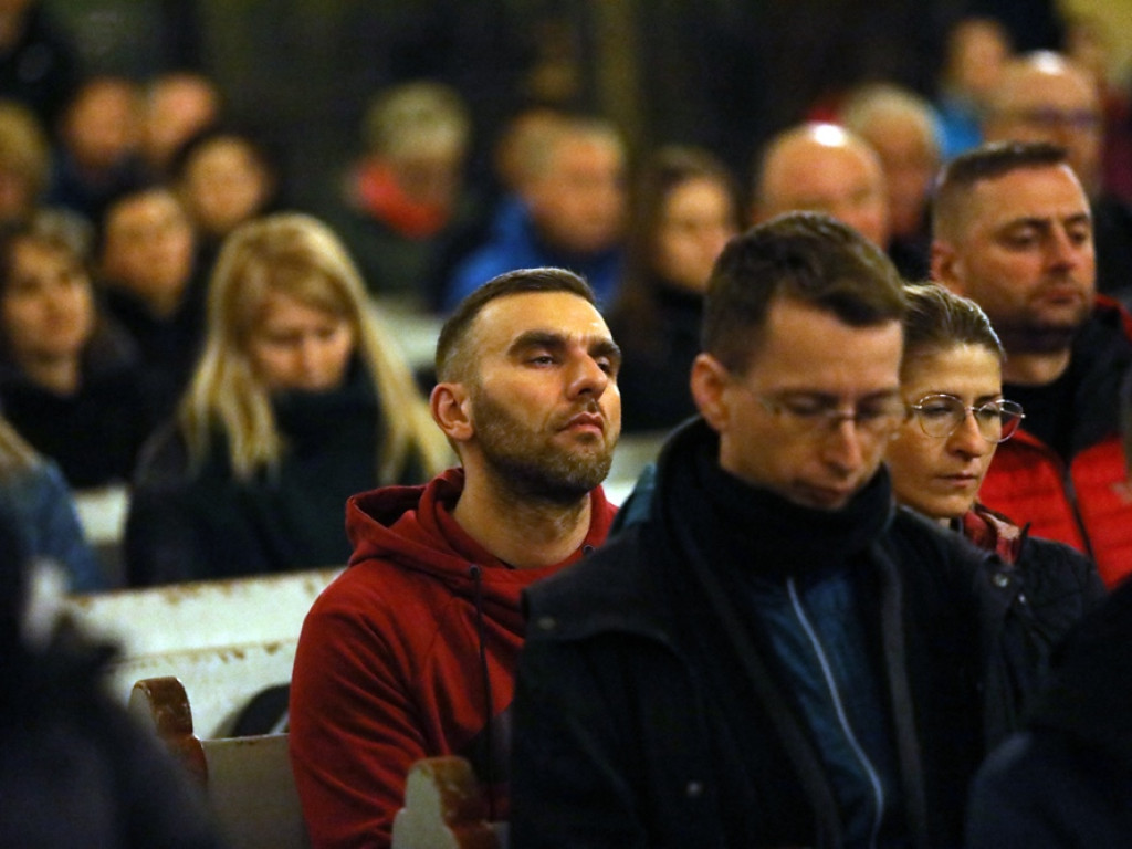 Głogowianie wyruszyli w Ekstremalną Drogę Krzyżową [ZDJĘCIA]