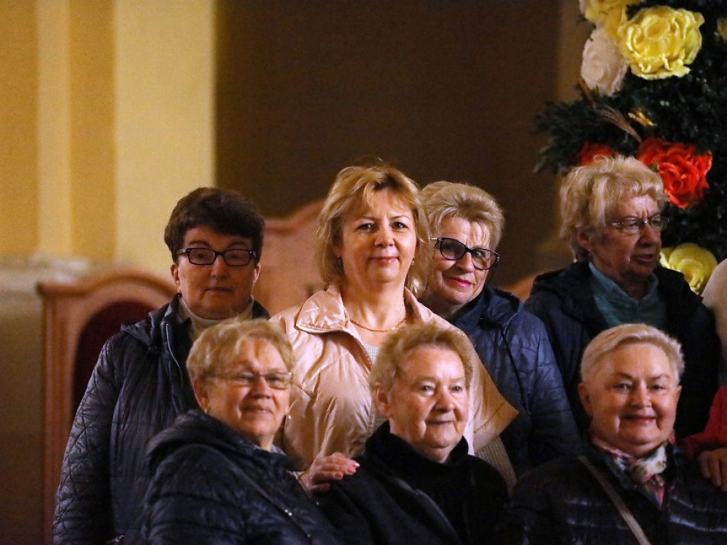 Największa wielkanocna palma stanęła w kościele Bożego Ciała [ZDJĘCIA]