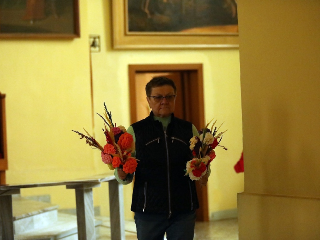 Największa wielkanocna palma stanęła w kościele Bożego Ciała [ZDJĘCIA]