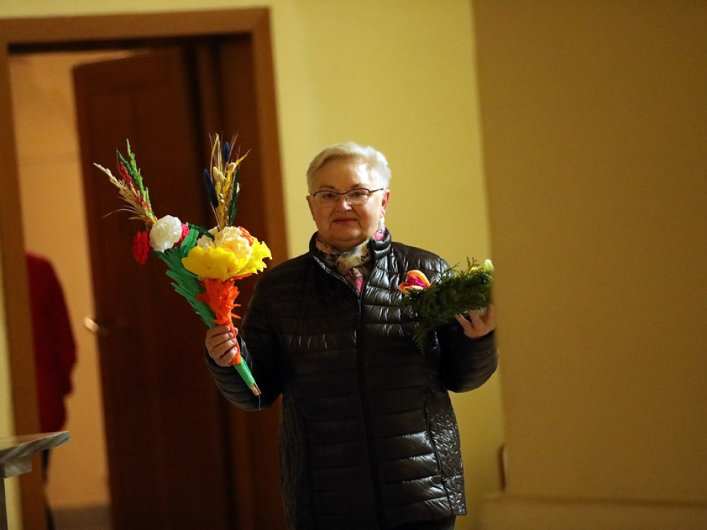 Największa wielkanocna palma stanęła w kościele Bożego Ciała [ZDJĘCIA]