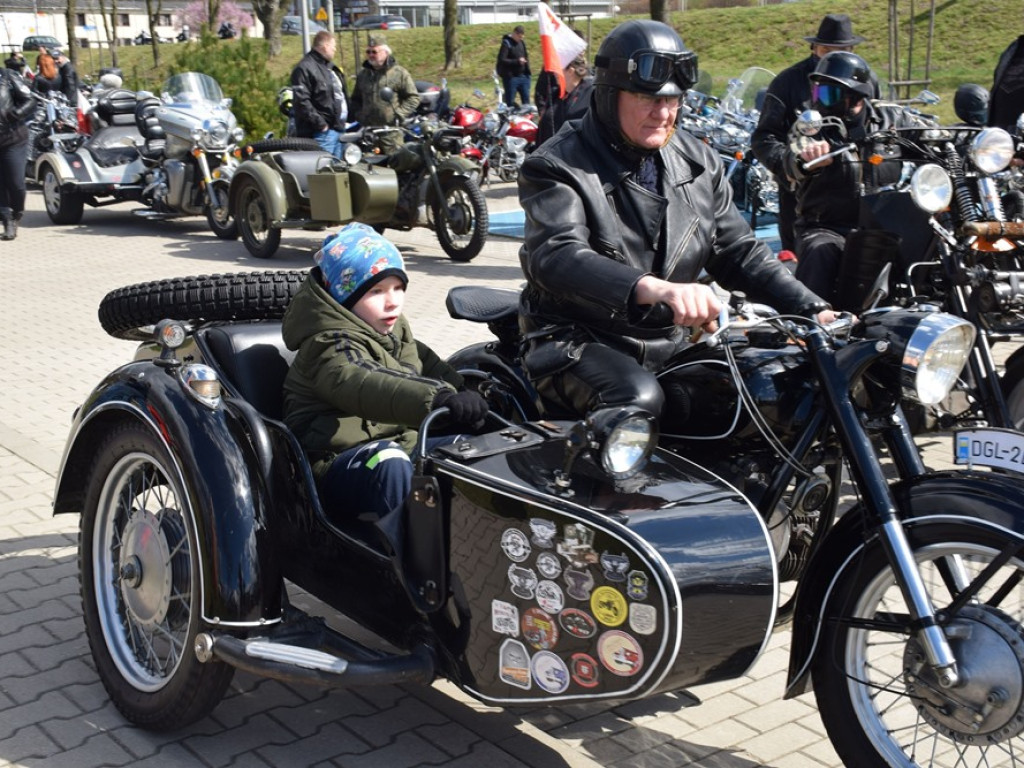 Żeby bezpiecznie zacząć sezon motocyklowy na drogach. W Głogowie trwa akcja MOTOkrew [ZDJĘCIA]
