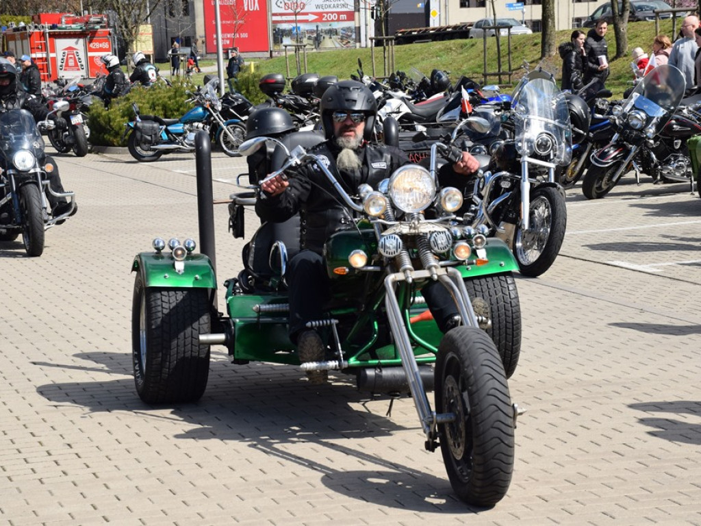 Żeby bezpiecznie zacząć sezon motocyklowy na drogach. W Głogowie trwa akcja MOTOkrew [ZDJĘCIA]