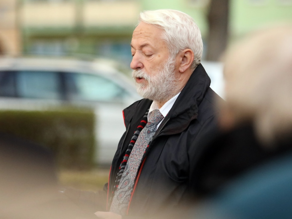 Uroczystości pod pomnikiem. Zubowski: Katastrofa smoleńska? Nadal więcej pytań... niż odpowiedzi [ZDJĘCIA]