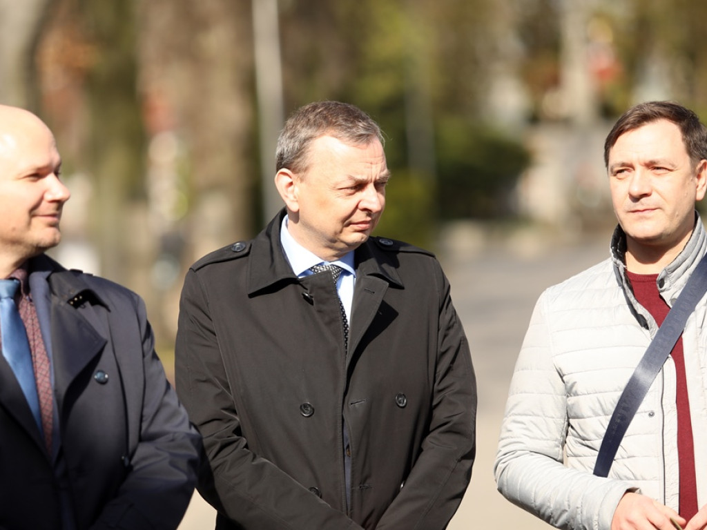 Pamiętają o zbrodni katyńskiej. Pilecki: Jechali bydlęcymi wagonami Polacy, Białorusini i Ukraińcy [ZDJĘCIA]