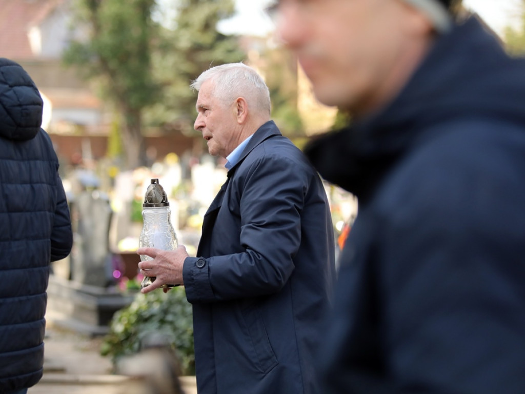 Pamiętają o zbrodni katyńskiej. Pilecki: Jechali bydlęcymi wagonami Polacy, Białorusini i Ukraińcy [ZDJĘCIA]