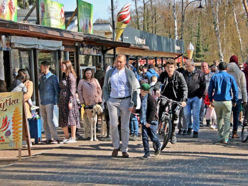 Głogowianin przyjechał do Sławy takim motocyklem! Ale wzbudził zainteresowanie [ZDJĘCIA]