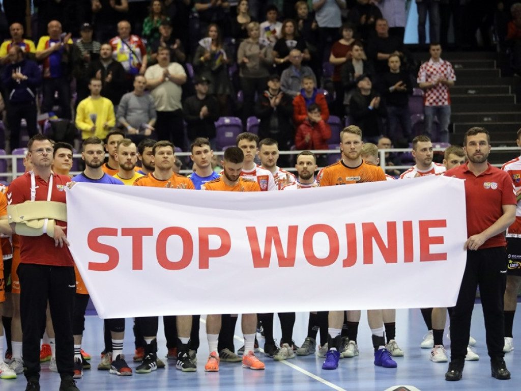 Świetny Stachera! W derbach Chrobry pokonuje Zagłębie [ZDJĘCIA]