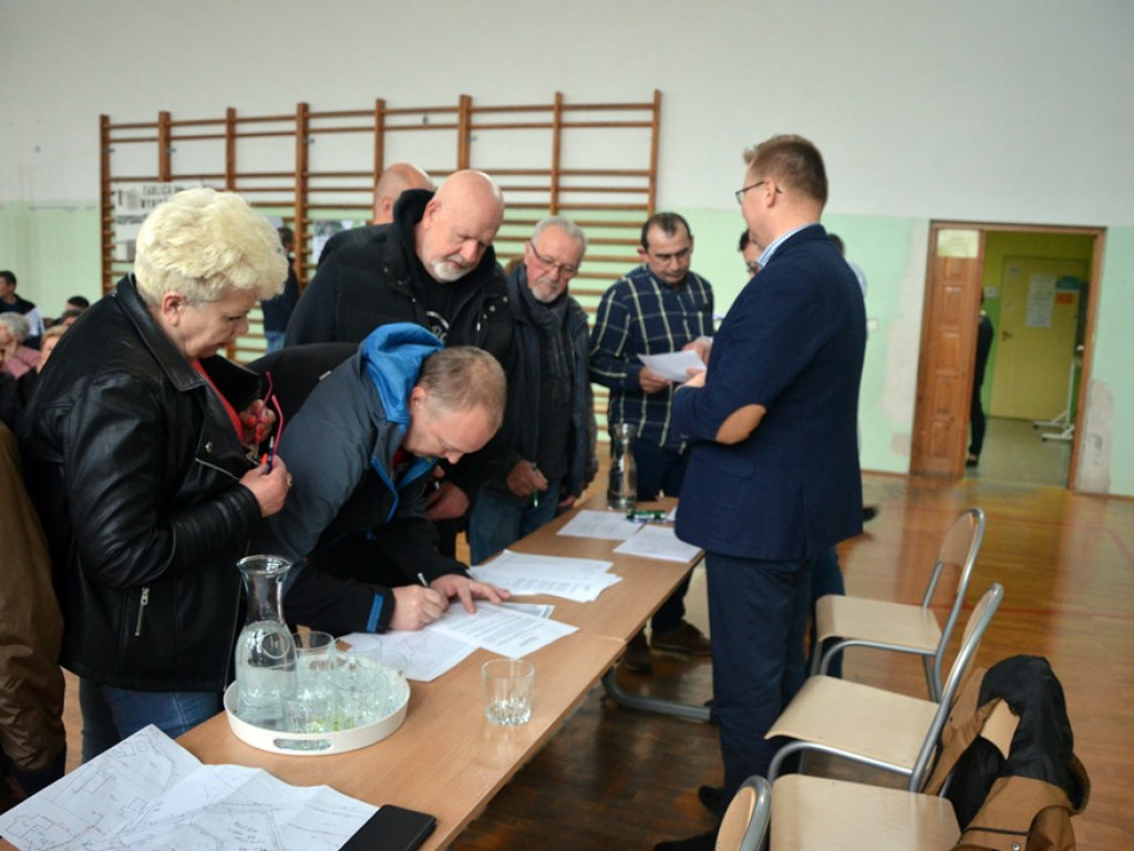 Mieszkańcy Serbów walczą o to, by obwodnica była dla nich mniej uciążliwa [ZDJĘCIA]