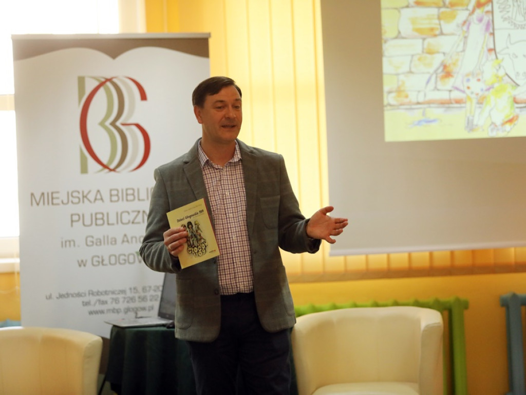 Setka najmłodszych głogowian na promocji malowanki 