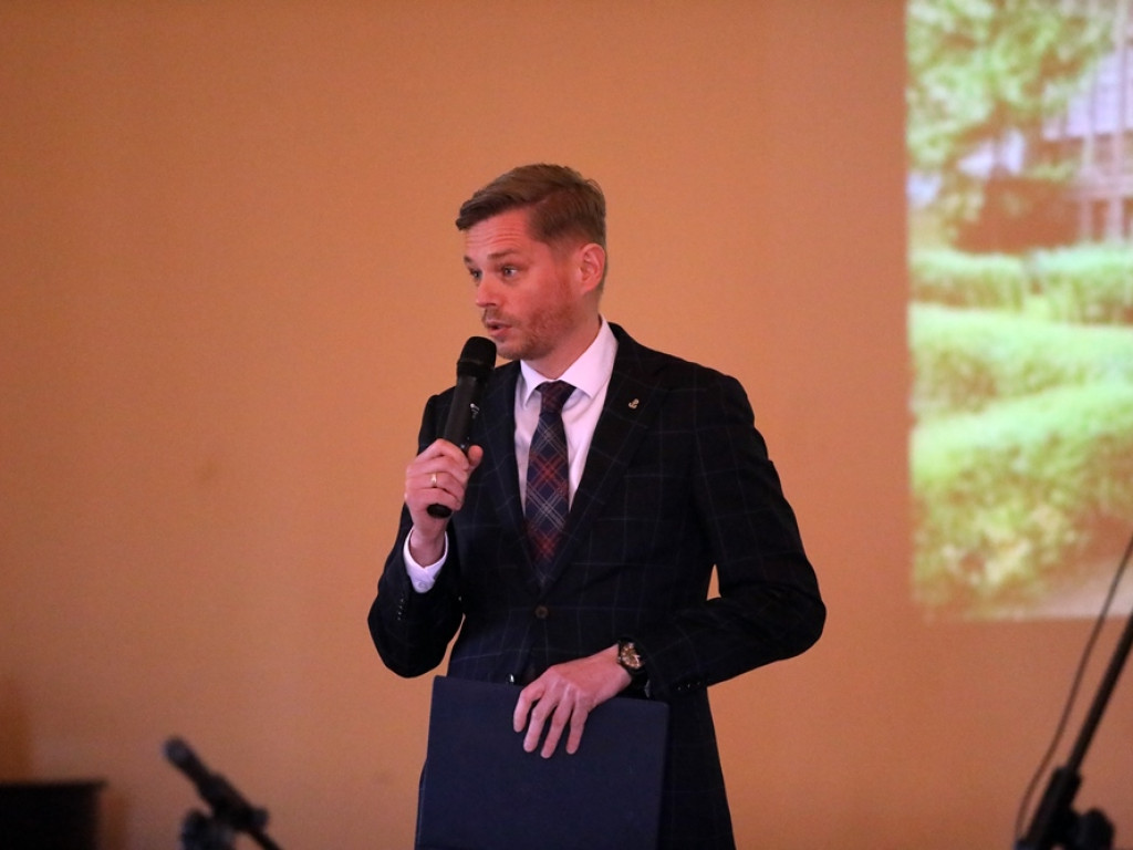Wybitni absolwenci! Wysokie oceny na świadectwie i nagrody za osiągnięcia [ZDJĘCIA]