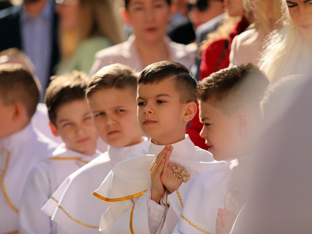 Pierwsza Komunia Święta w parafii Bożego Ciała w Głogowie [ZDJĘCIA]