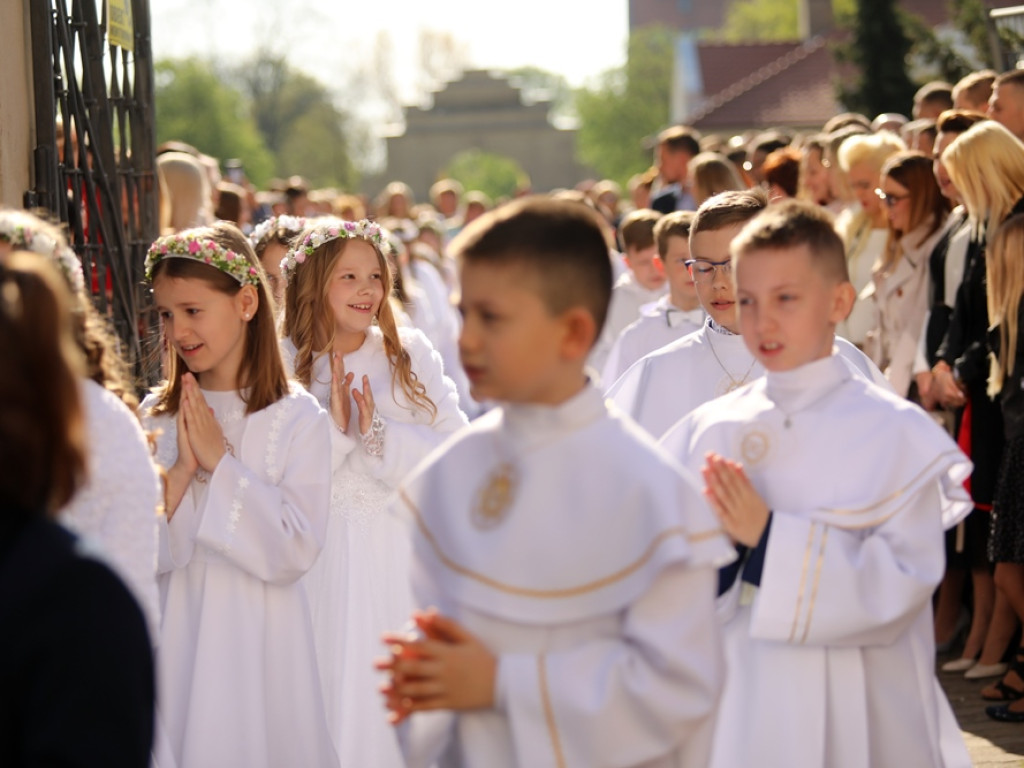 Pierwsza Komunia Święta w parafii Bożego Ciała w Głogowie [ZDJĘCIA]