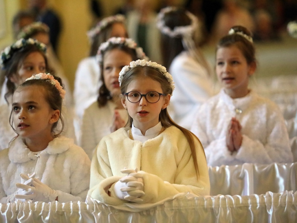 Pierwsza Komunia Święta w parafii Bożego Ciała w Głogowie [ZDJĘCIA]