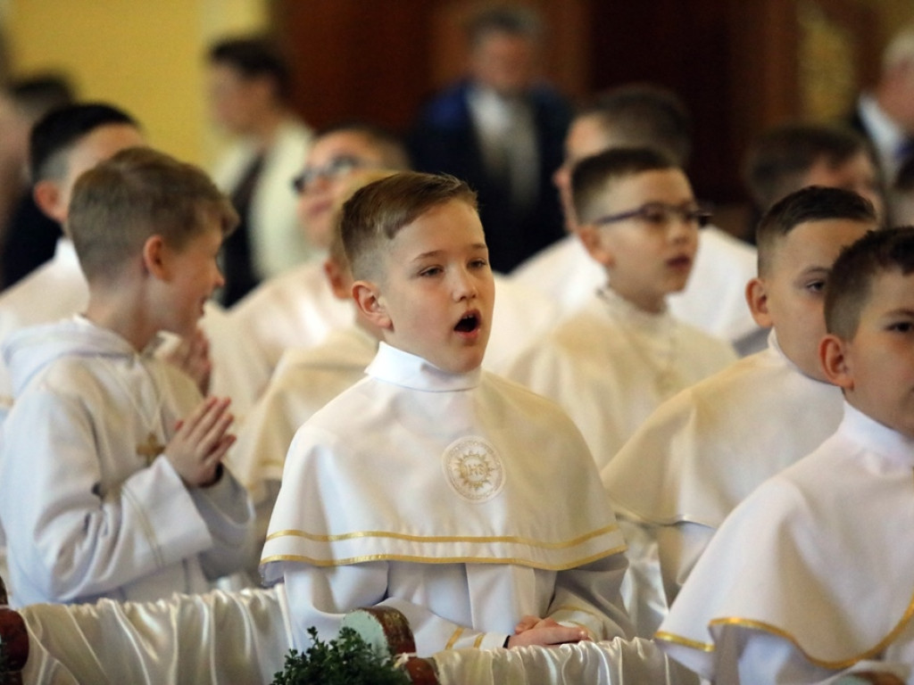 Pierwsza Komunia Święta w parafii Bożego Ciała w Głogowie [ZDJĘCIA]