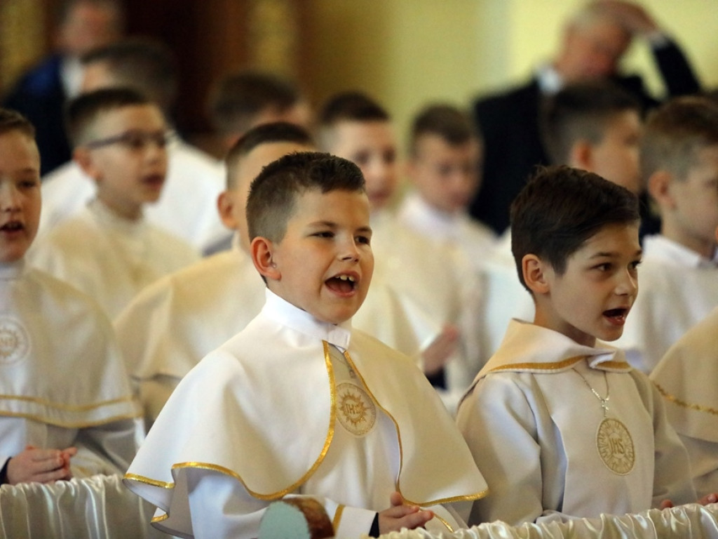 Pierwsza Komunia Święta w parafii Bożego Ciała w Głogowie [ZDJĘCIA]