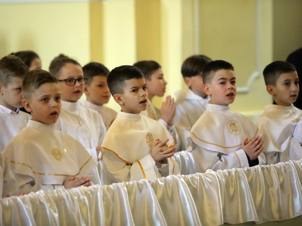 Pierwsza Komunia Święta w parafii Bożego Ciała w Głogowie [ZDJĘCIA]